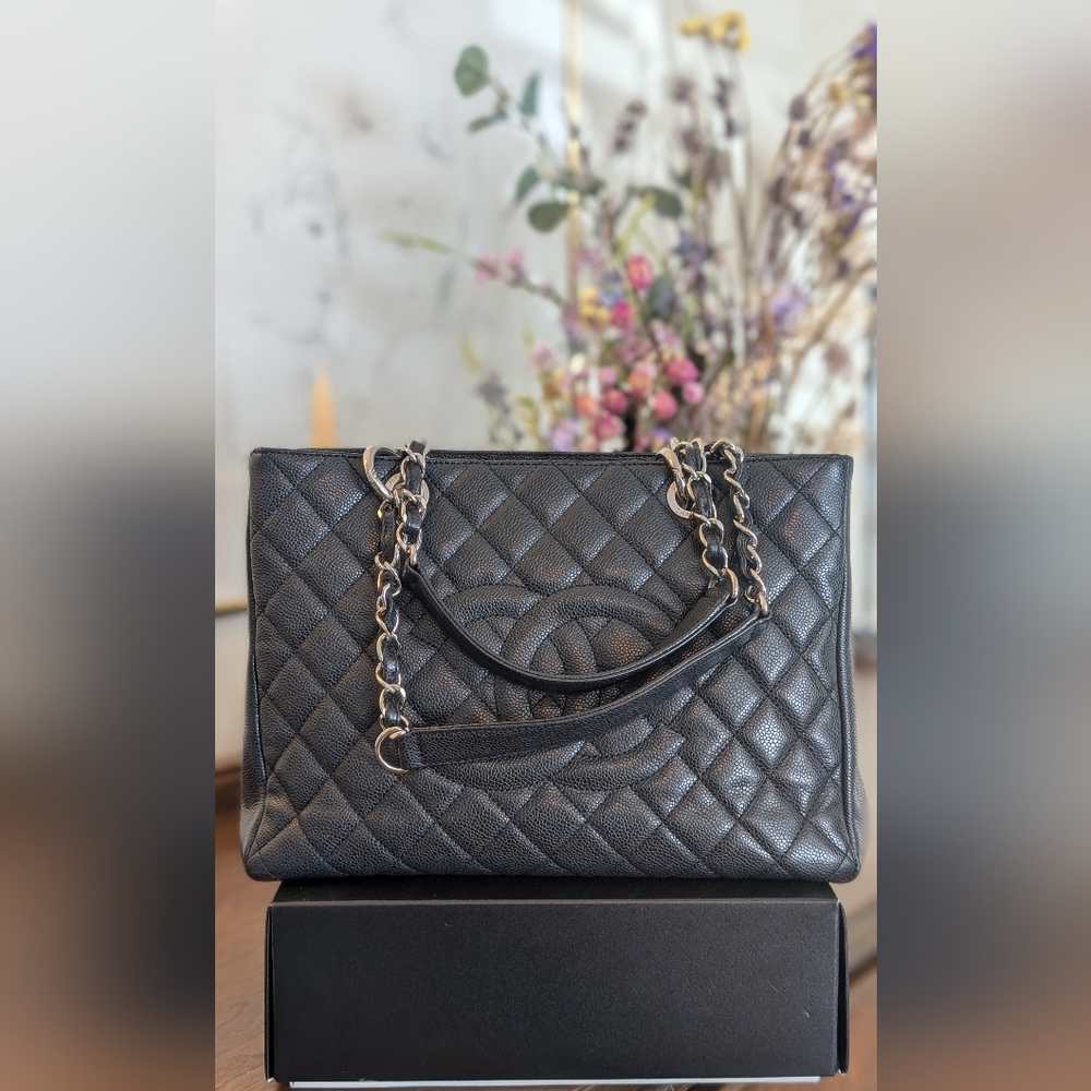 Chanel GRAND shopping caviar tote - Picture 3 of 15